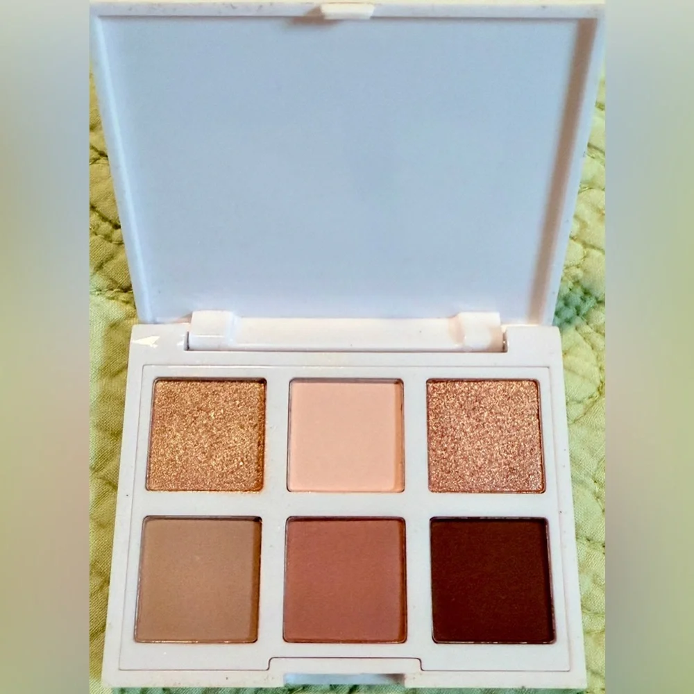 Lithe eyeshadow palette with 6 neutral colors NWOB Women’s makeup